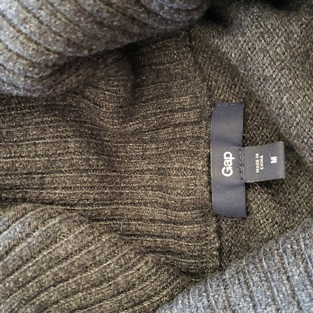 Gap Turtle Neck Sweather Great Condition - image 6
